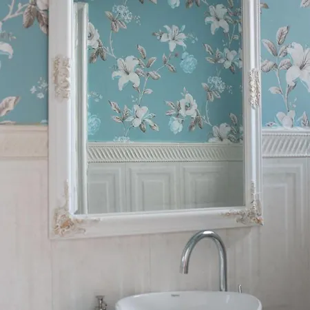 Old Town Square דירה